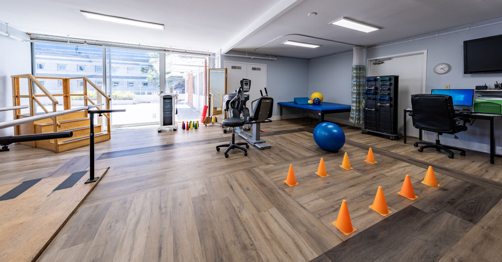 Oakland Healthcare & Wellness Center rehabilitation training room